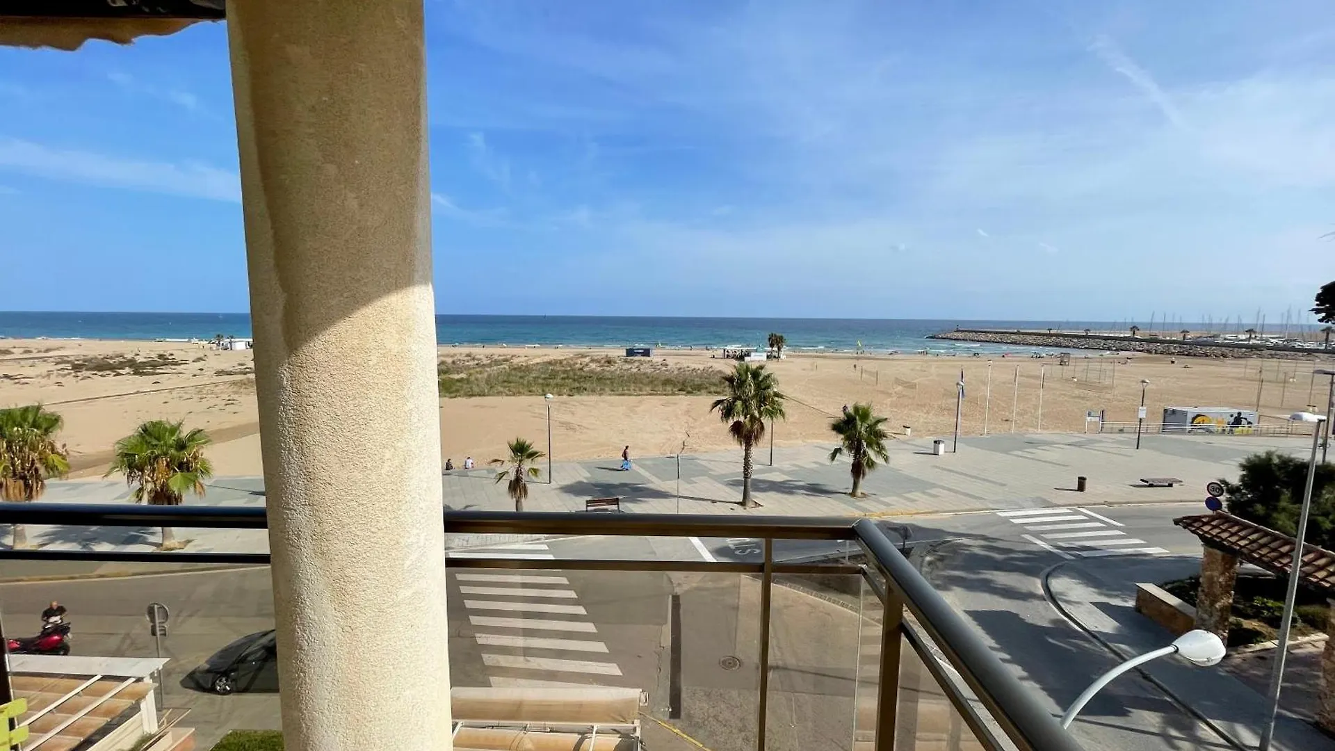 Apartamento Con Garaje En Primera Linea De Playa Torredembarra