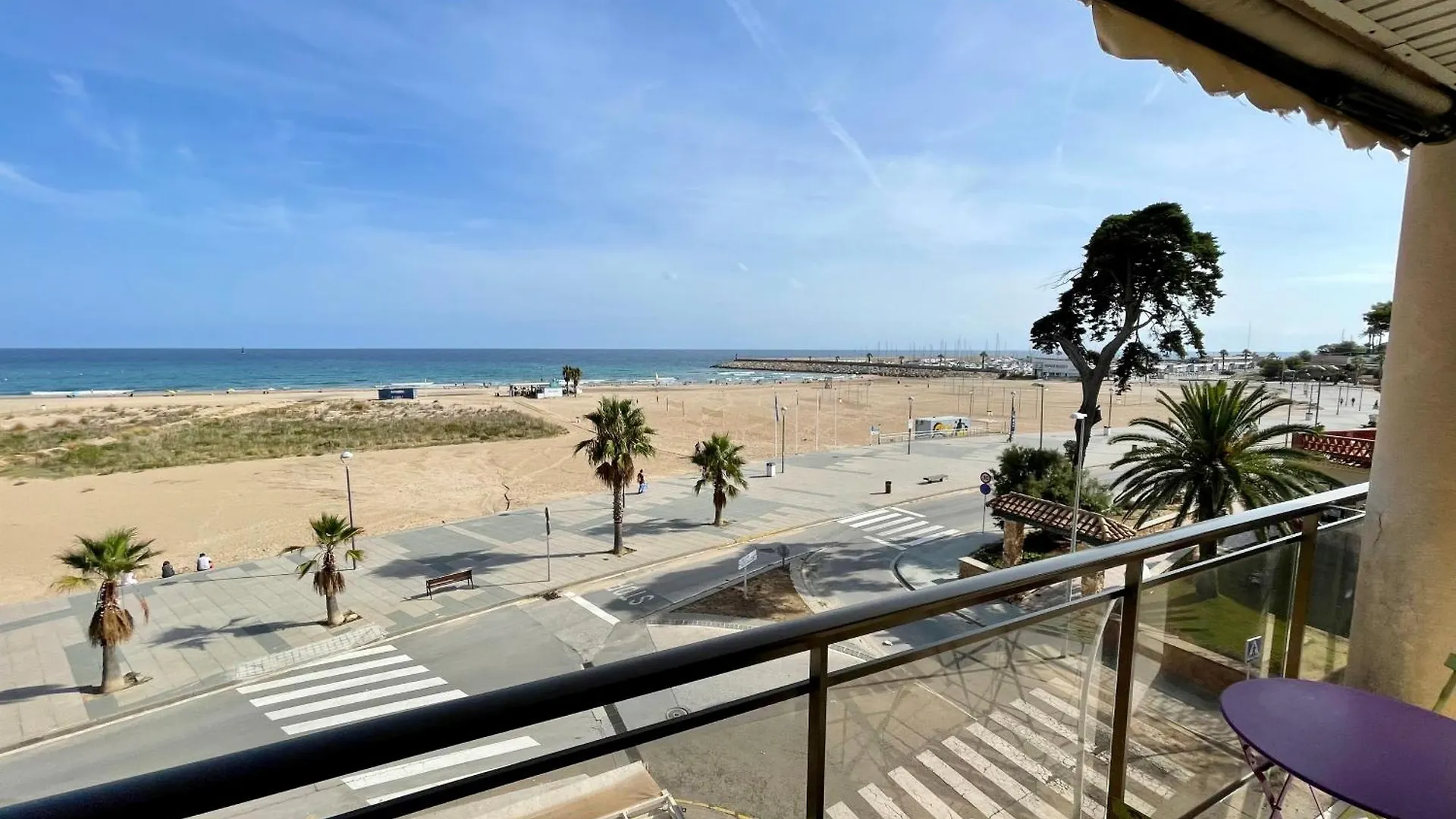 Apartmán Apartamento Con Garaje En Primera Linea De Playa Torredembarra